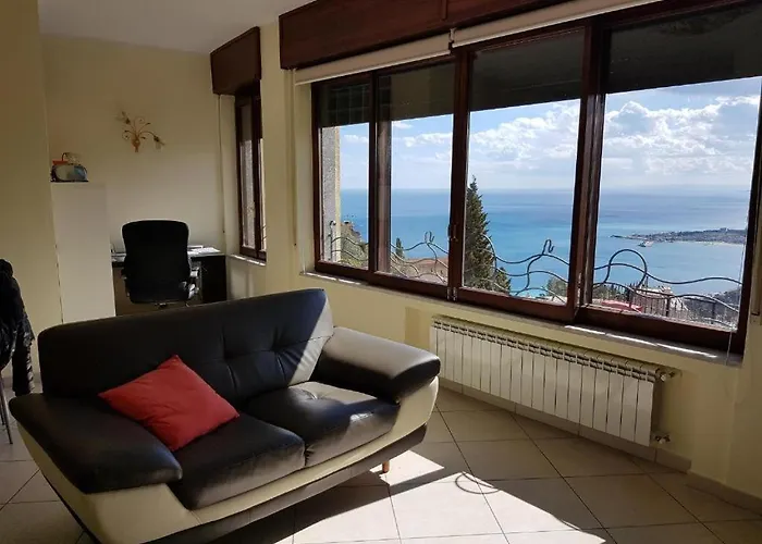 Demiurga Apartment *